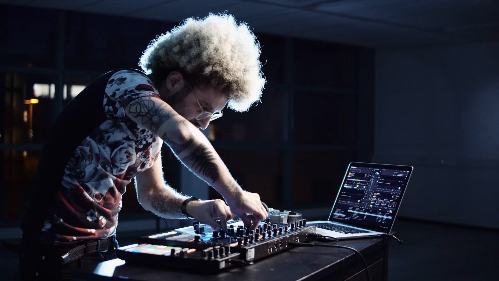 DJ Divana performing live